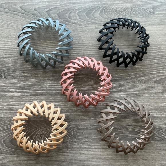 💥Hair Clip Retractable Hair Loops Hair Bun Maker💥3 for$12💥 - Picture 2 of 4